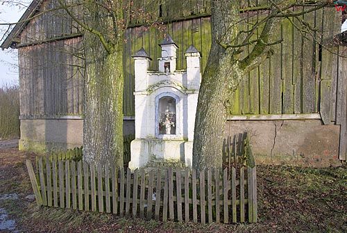 Warminsko-Mazurskie, kapliczka w Blankach.